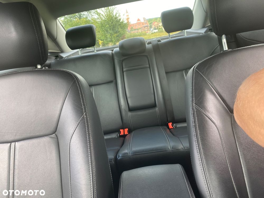 Ford Mondeo 2.0 TDCi Ghia - 16