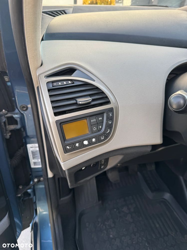 Citroën C4 Picasso 1.6 VTi Attraction - 11