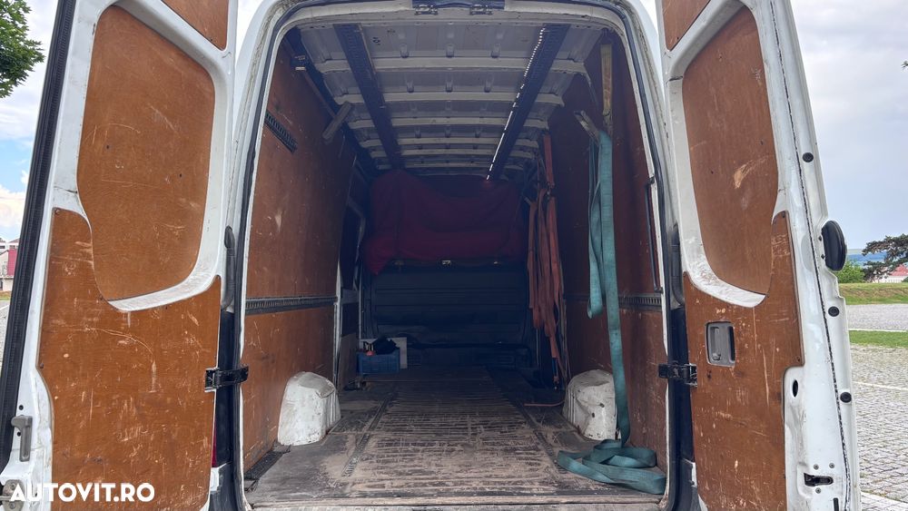 Mercedes-Benz Sprinter - 8