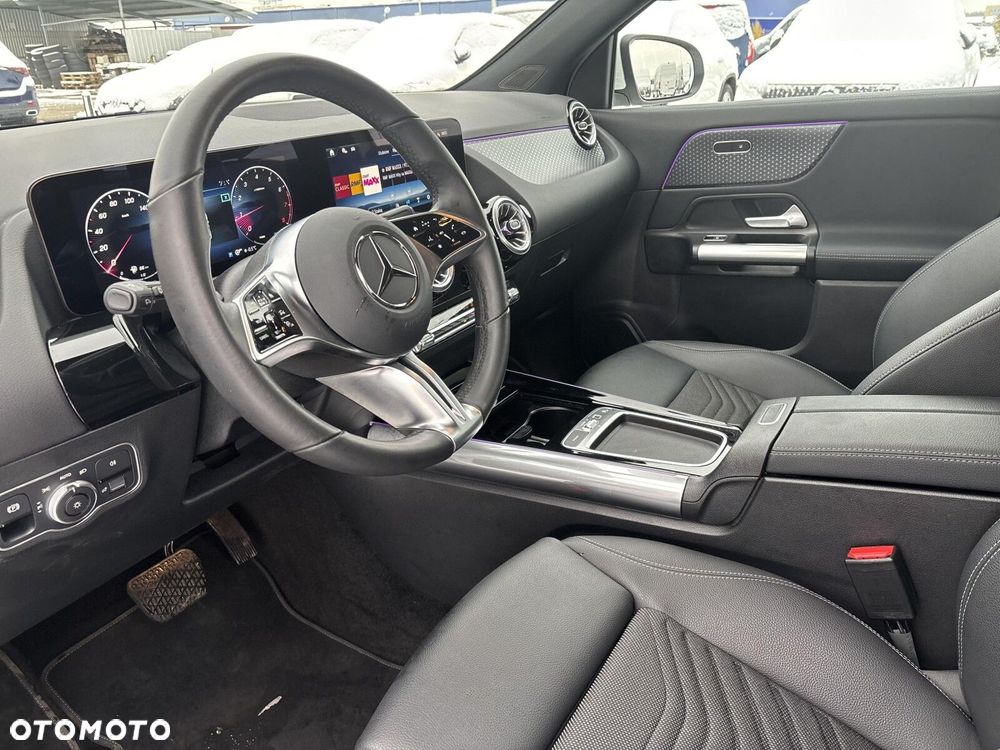 Mercedes-Benz GLA - 15