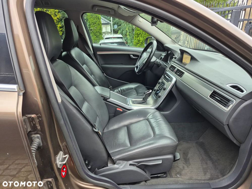 Volvo V70 D4 Geartronic Momentum - 30