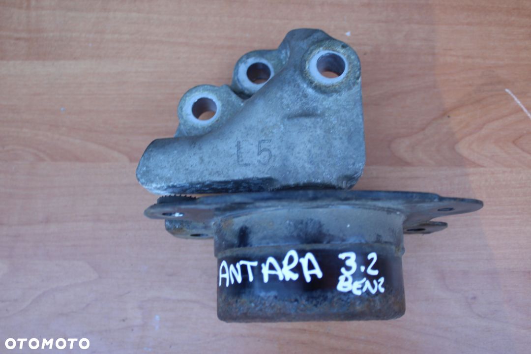 ŁAPA PODUSZKA SILNIKA OPEL ANTARA CHEVROLET CAPTIVA 3.2 V6 X04133 - 1