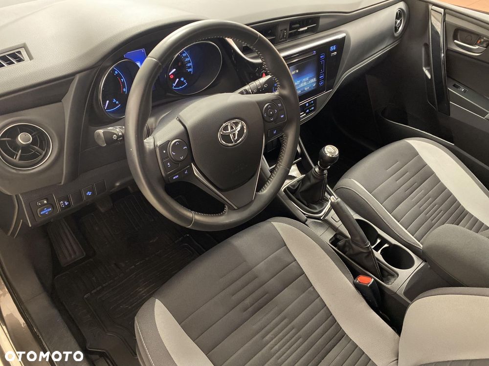 Toyota Auris - 9