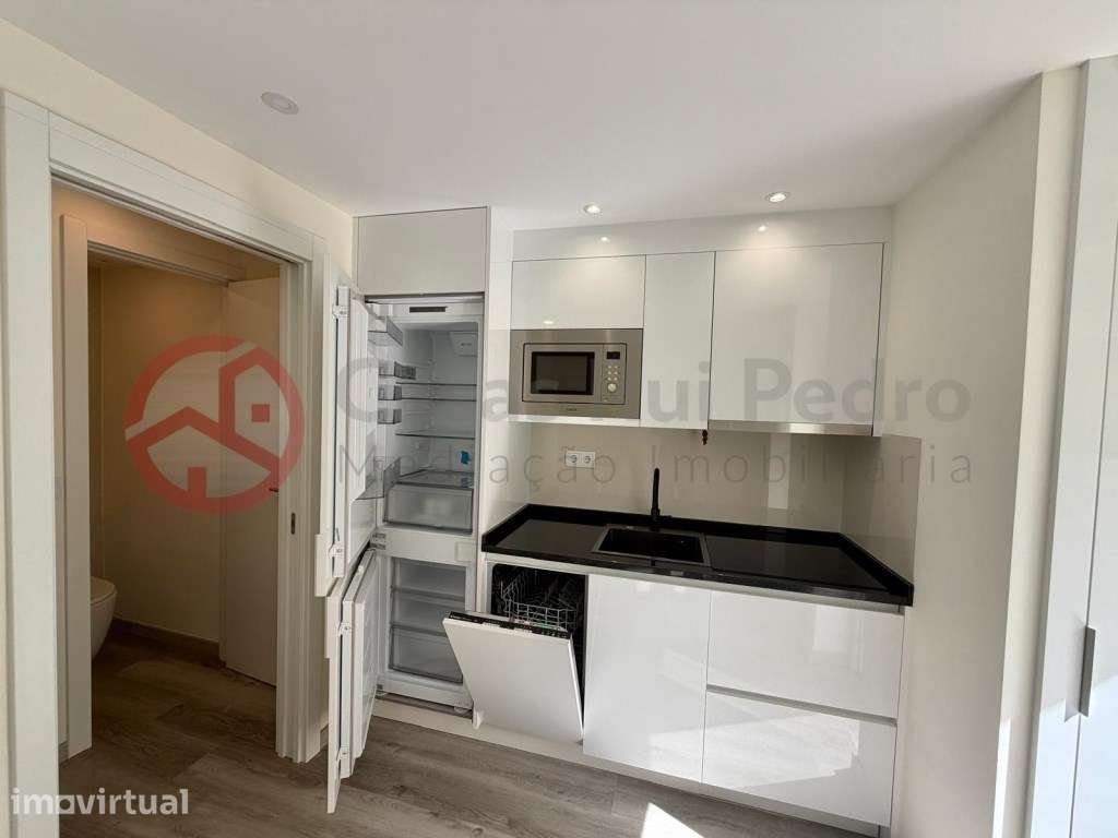Apartamento T1 totalmente remodelado com suite e entrada independen... - Grande imagem: 3/23