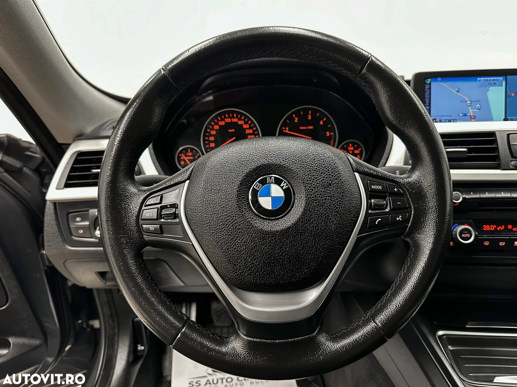 BMW Seria 3 318d GT - 23