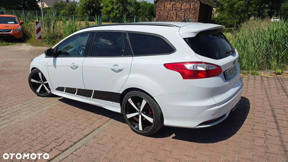 Ford Focus SW 2.0 EcoBoost ST Leather Sport Pack - 23
