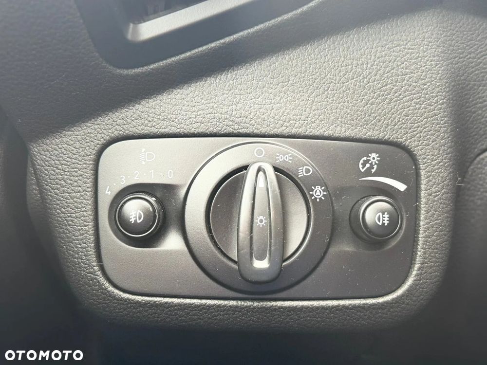 Ford C-MAX 2.0 TDCi Start-Stop-System Titanium - 17
