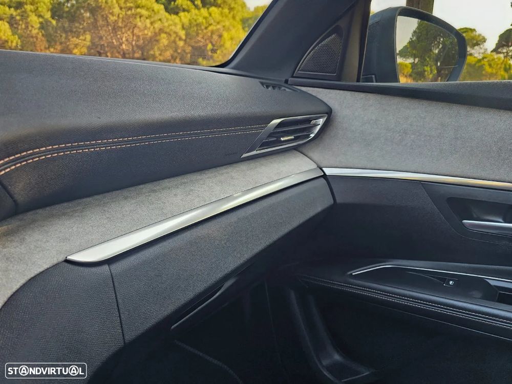 Peugeot 5008 1.5 BlueHDi GT EAT8 - 17