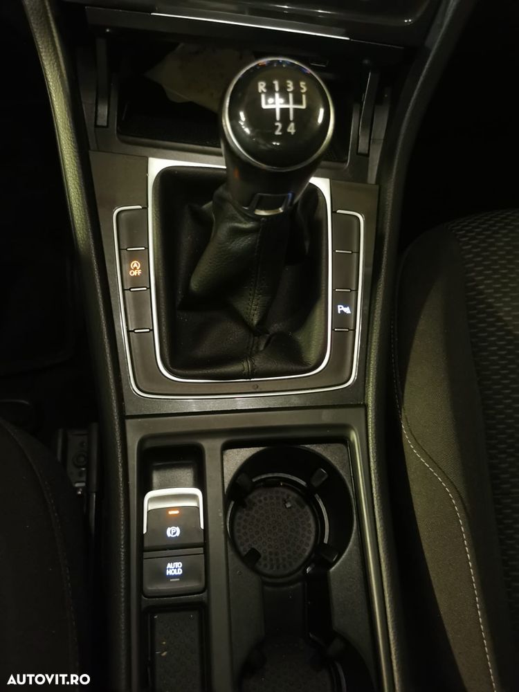 Volkswagen Golf 1.6 TDI SCR Trendline - 10