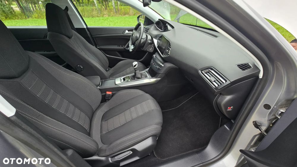 Peugeot 308 1.6 BlueHDi Allure S&S - 23
