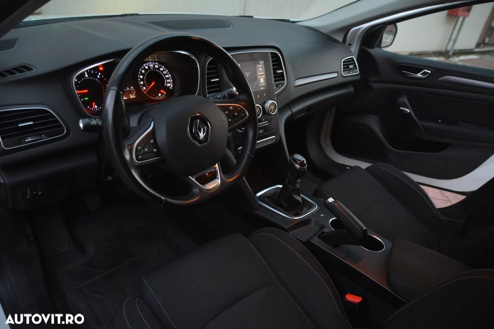 Renault Megane BLUE dCi 115 BUSINESS EDITION - 8