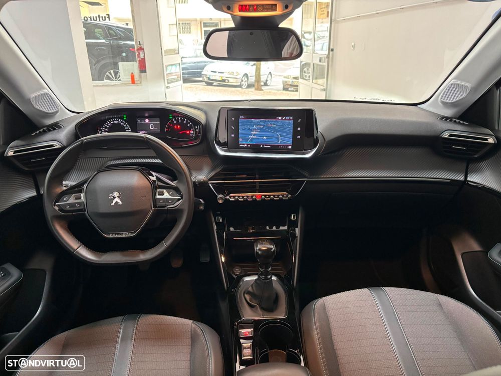 Peugeot 208 - 14