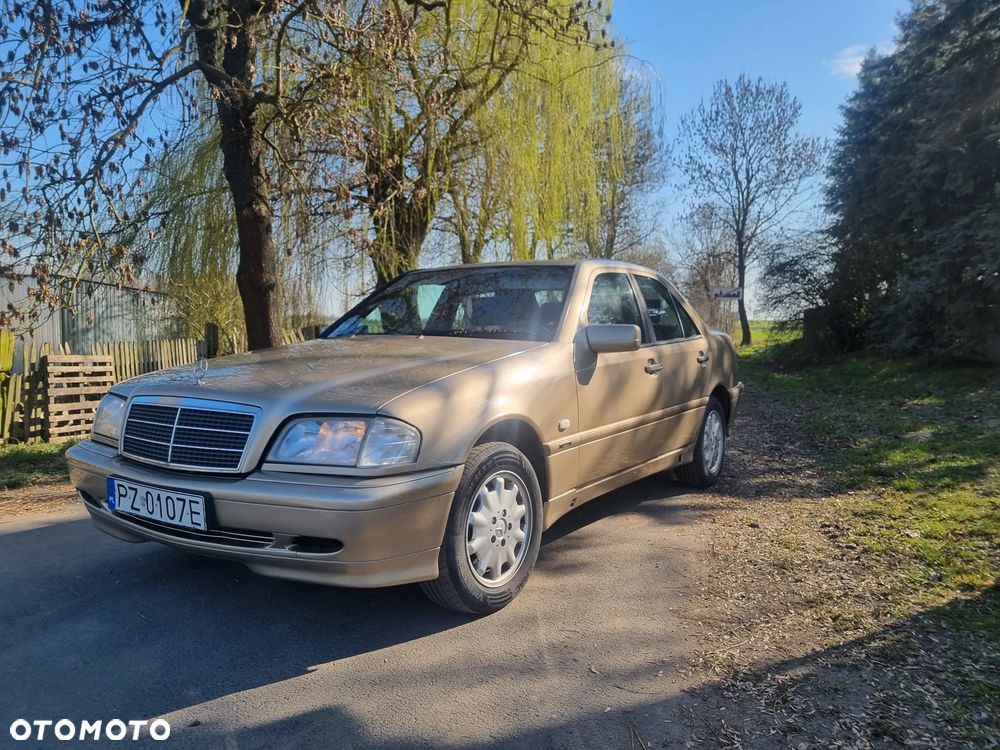 Mercedes-Benz Klasa C 220 CDI Classic - 3