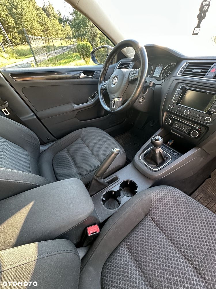 Volkswagen Jetta - 7