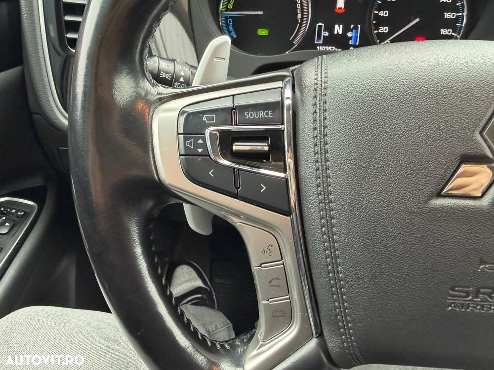 Mitsubishi Outlander - 20