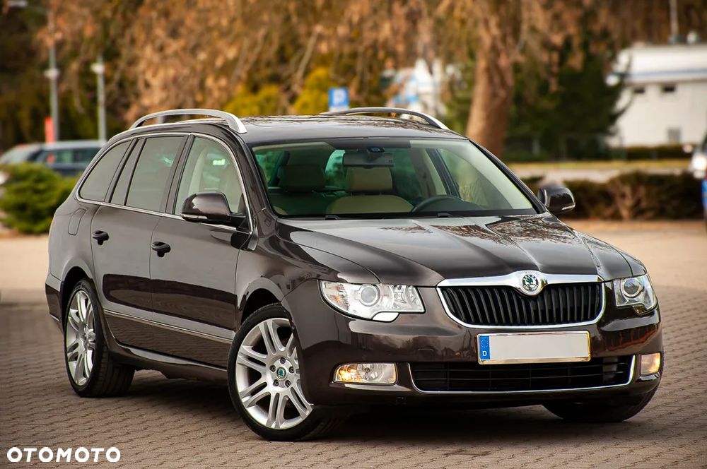 Skoda Superb 2.0 TDI DSG Exclusive - 2