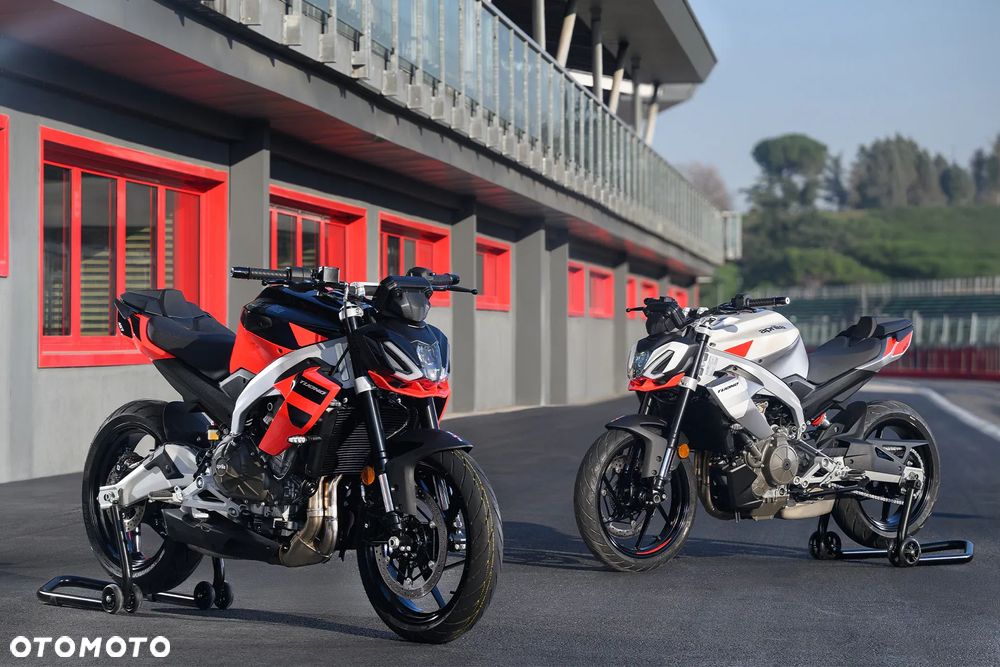 Aprilia Tuono - 1