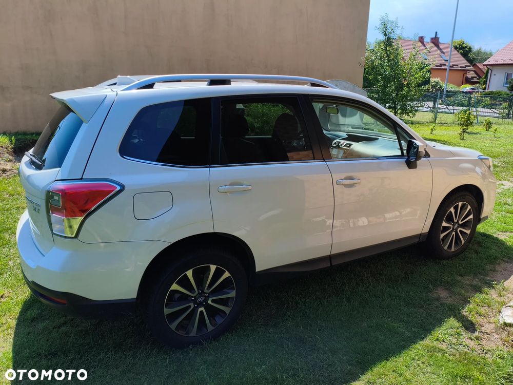 Subaru Forester 2.0 XT Platinum Lineartronic - 4
