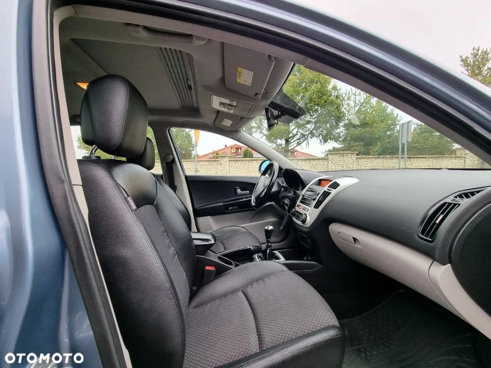 Kia Ceed Cee'd 1.6 Comfort + - 14