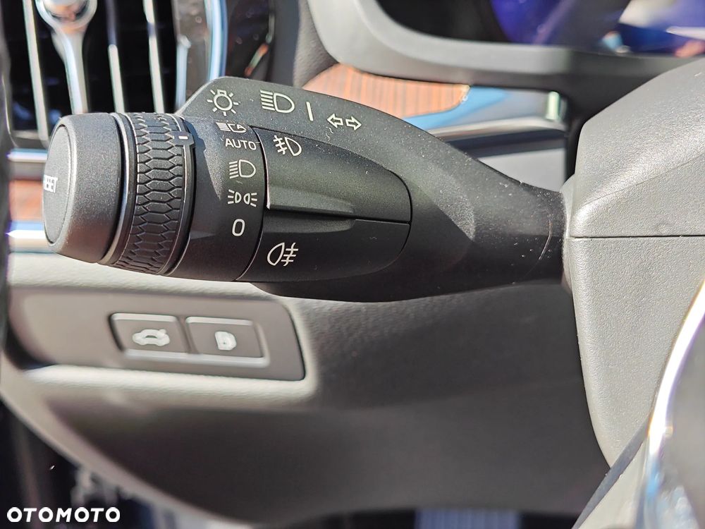 Volvo S60 T8 Recharge AWD Plus Dark - 25