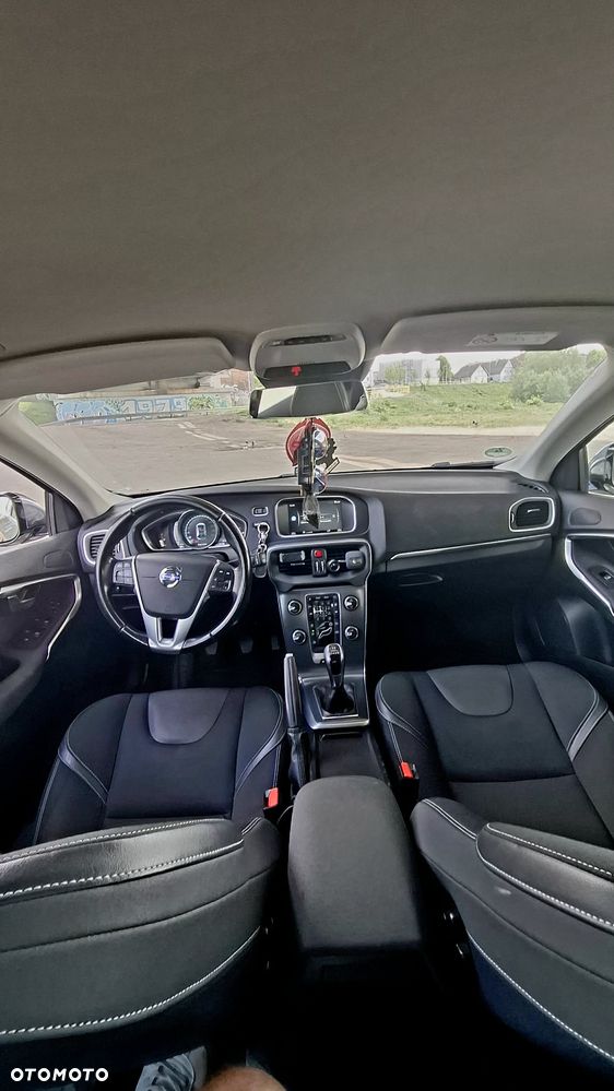 Volvo V40 D4 Kinetic - 14