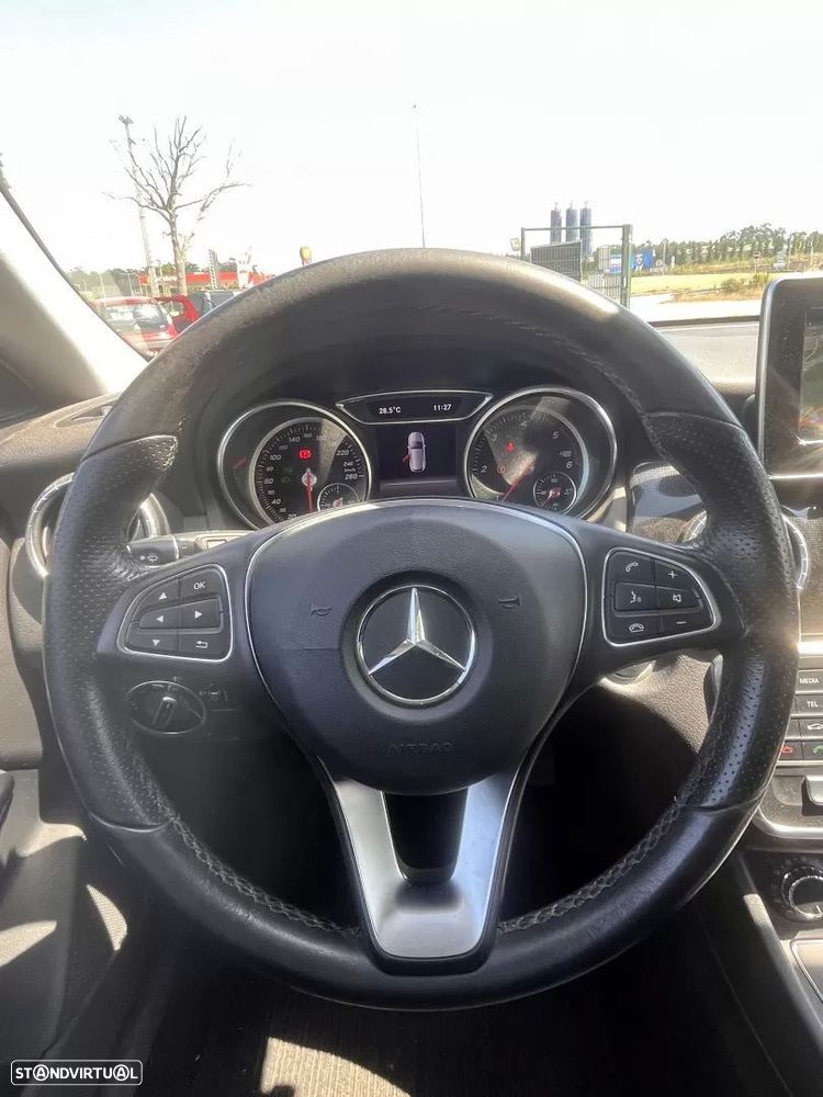 Mercedes-Benz CLA 180 d Shooting Brake - 13