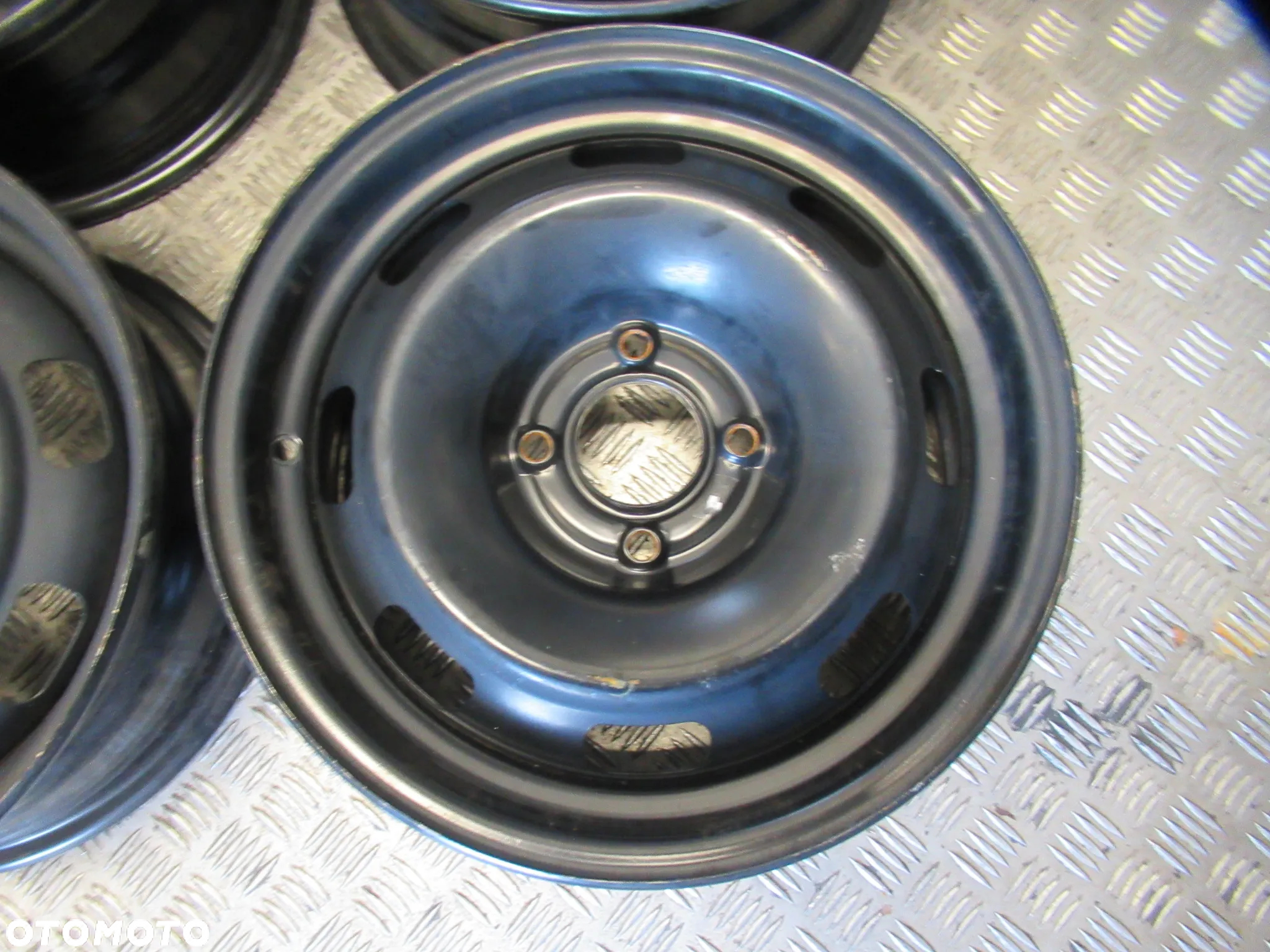 Felgi Corsa F Crossland X Citroen C2 C3 C4 Peugeot 2008 207 208 6Jx15 et23 4x108 - 2