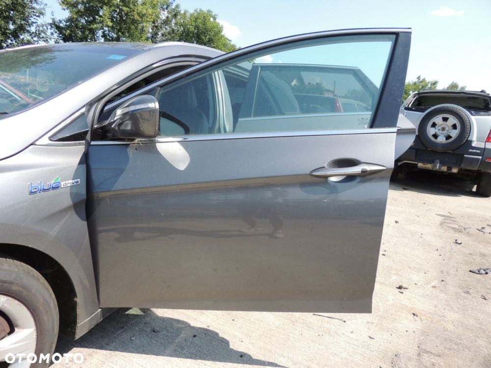 Szyba boczna lewy prawy przód Hyundai I40 kombi - 1