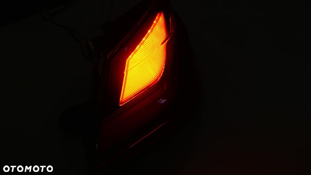 bmw f40 lampa prawy tył prawa tylna w błotnik 7450644 - 9