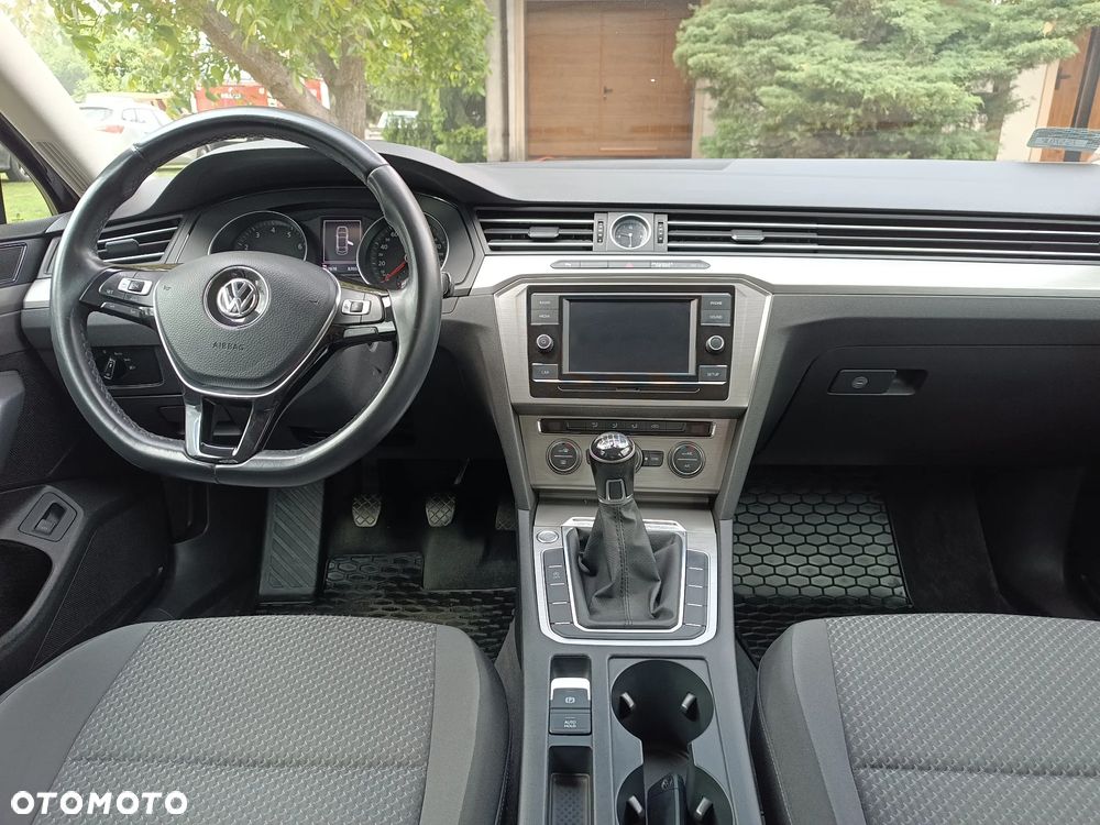 Volkswagen Passat 1.4 TSI BMT Trendline - 26