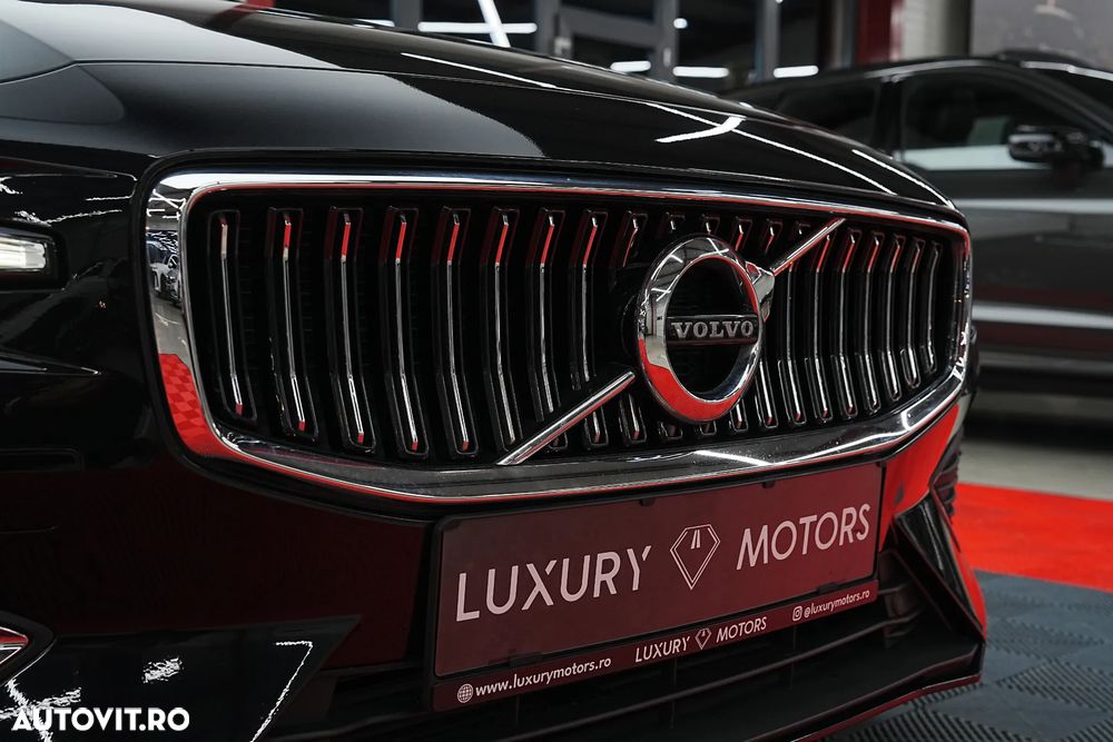 Volvo S60 T8 eAWD Momentum Pro - 23