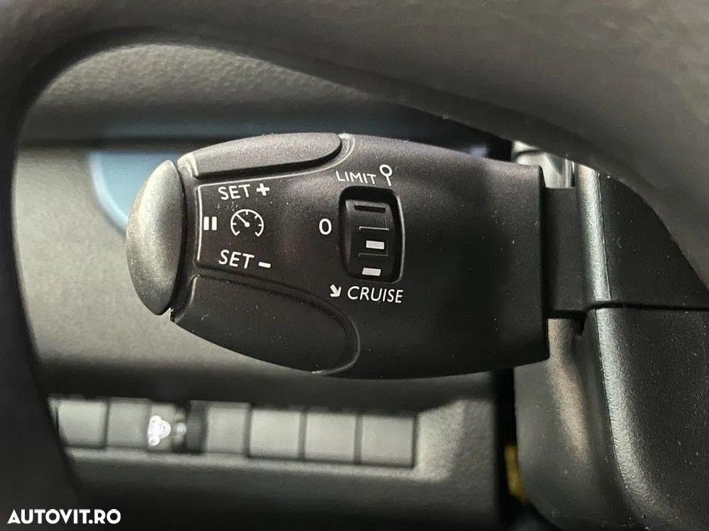 Peugeot Traveller L2H1 2.0 BlueHDI 150 S&S Navette - 25