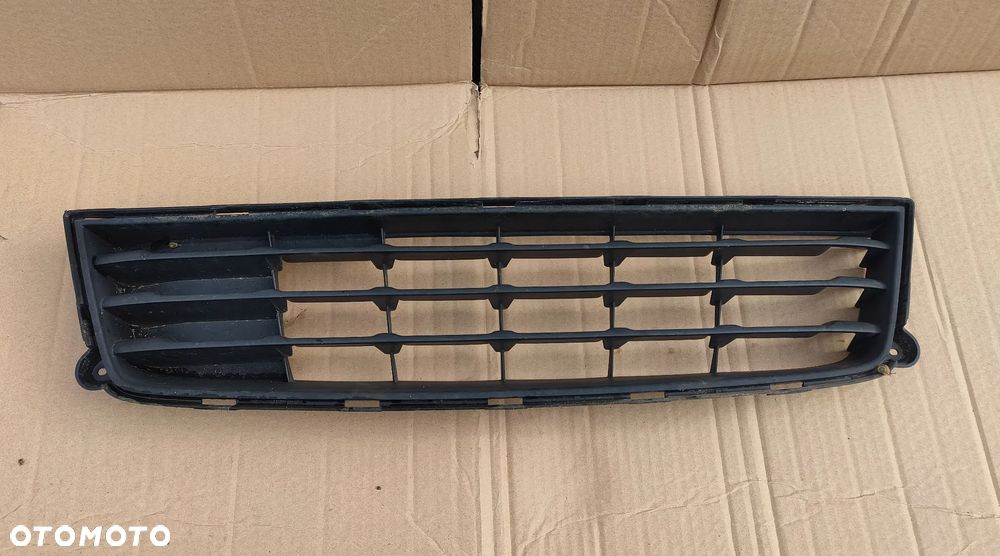 Atrapa Kratka w zderzak Suzuki Splash 2008-