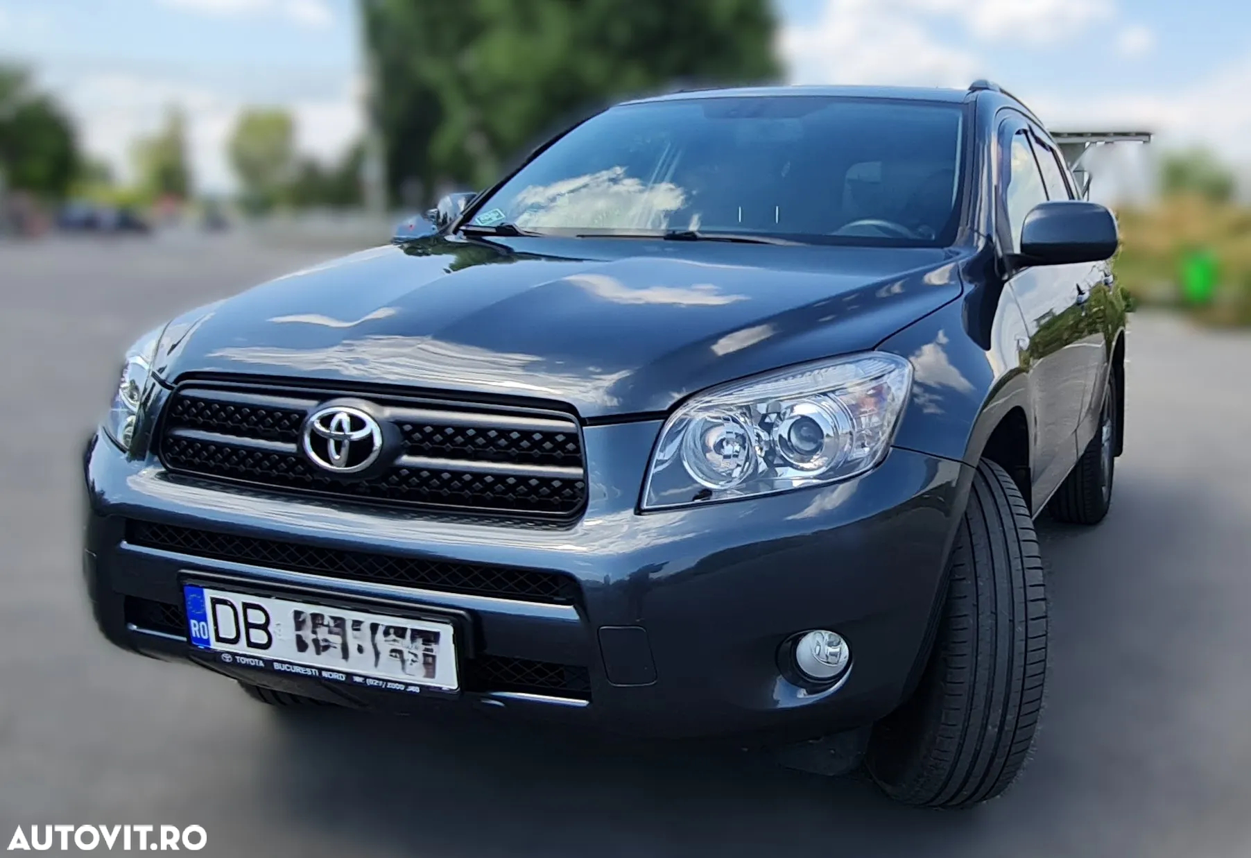 Toyota RAV4 2.0 Aut Luxury - 2