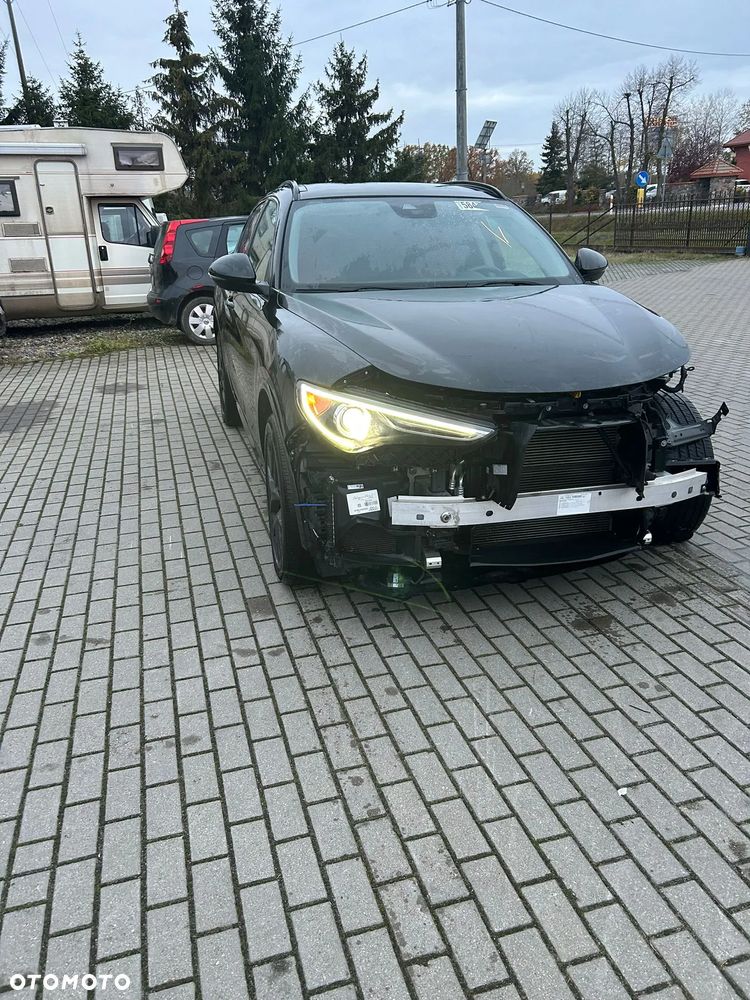 Alfa Romeo Stelvio - 2