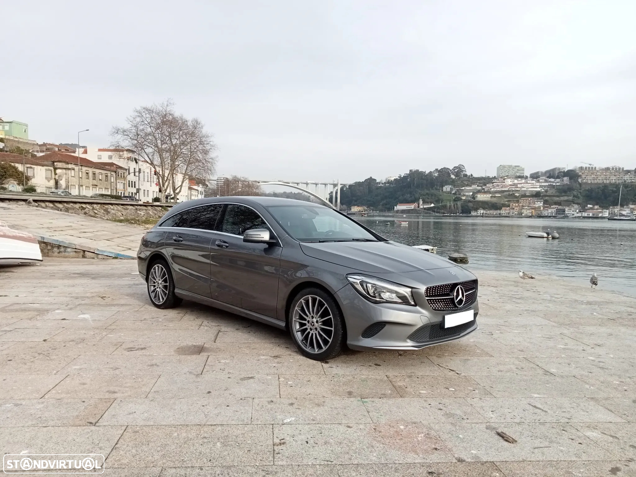 Mercedes-Benz CLA 180 Shooting Brake d 7G-DCT Urban - 2