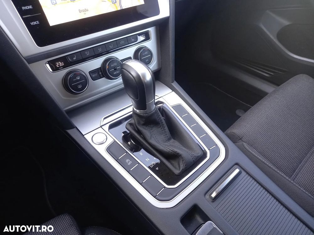 Volkswagen Passat 2.0 TDI SCR DSG Comfortline - 15
