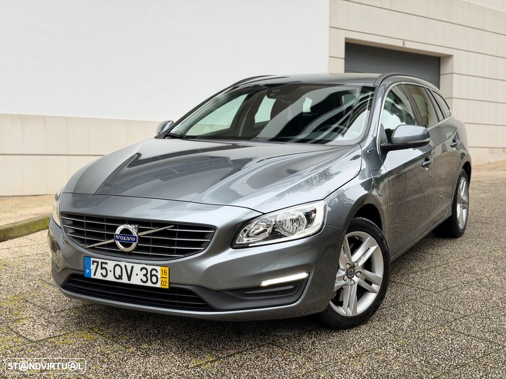 Volvo V60 2.4 D6 R-Design Mom.AWD Phev - 1