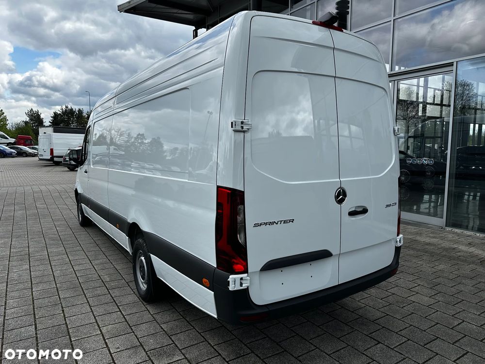 Mercedes-Benz Sprinter - 9