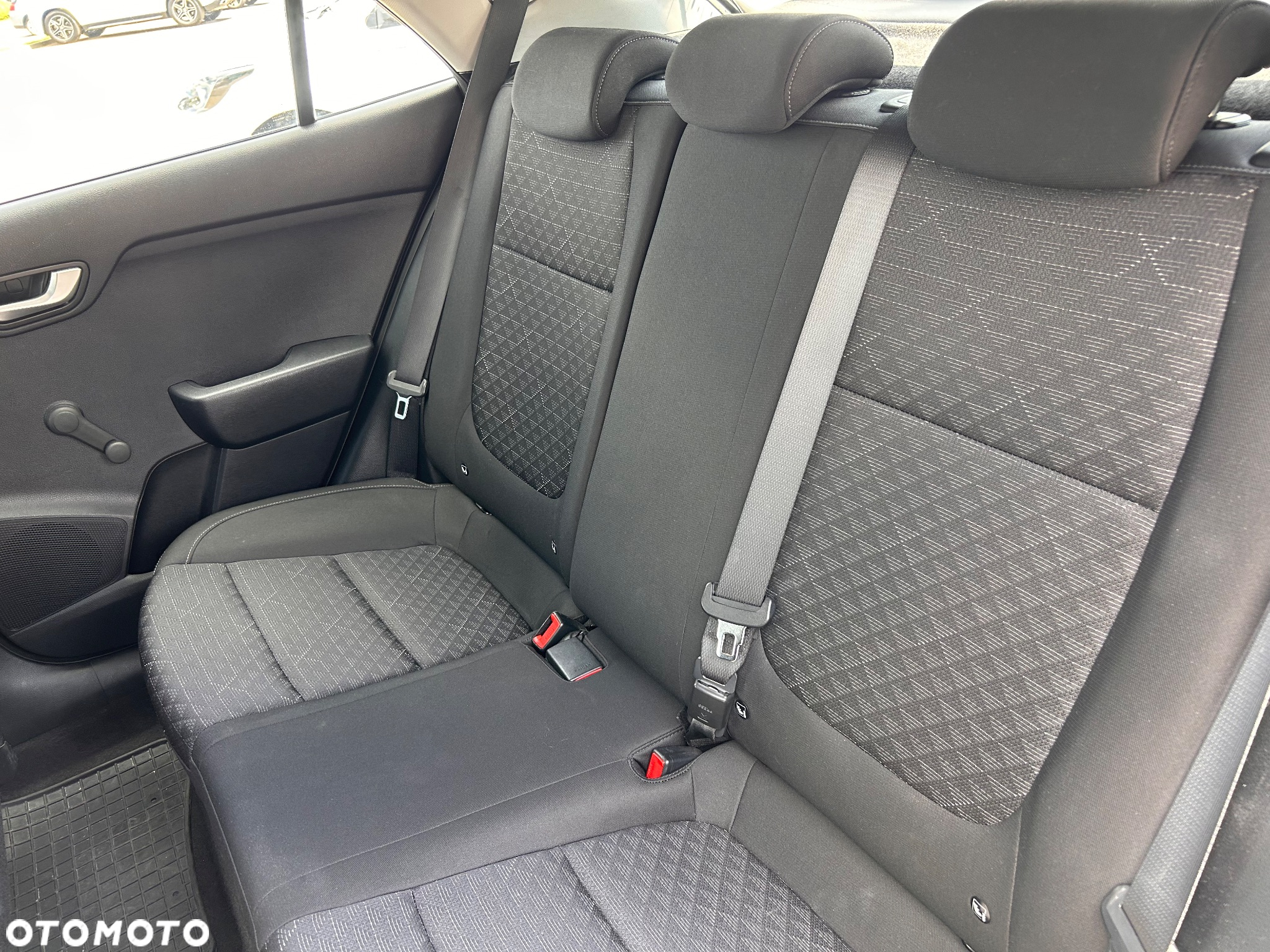 Kia Rio 1.2 Business Line - 19