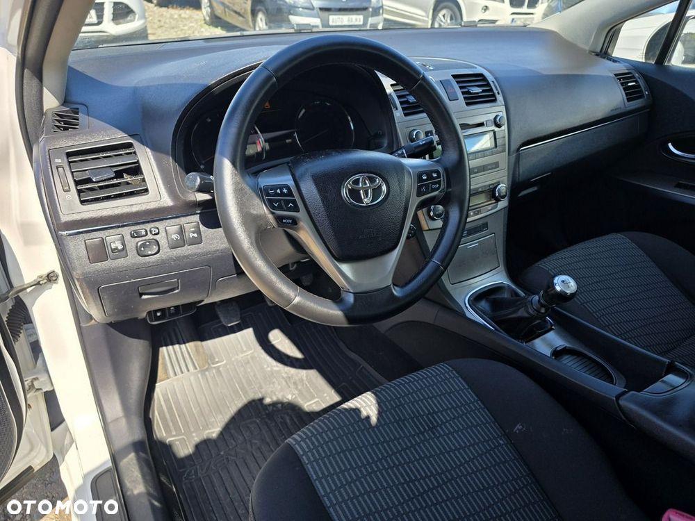 Toyota Avensis - 28