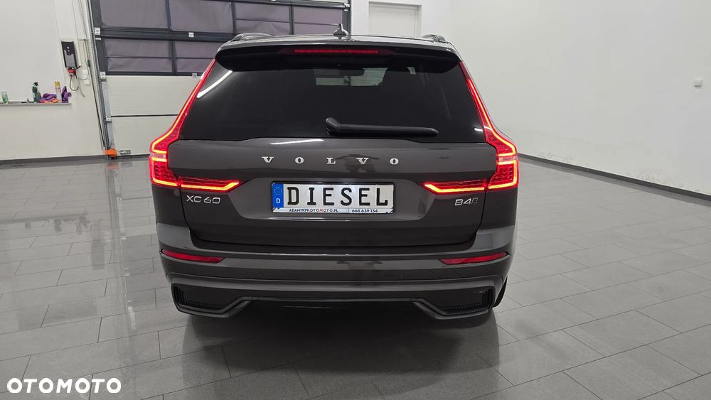 Volvo XC 60 B4 D AWD Plus Dark - 9