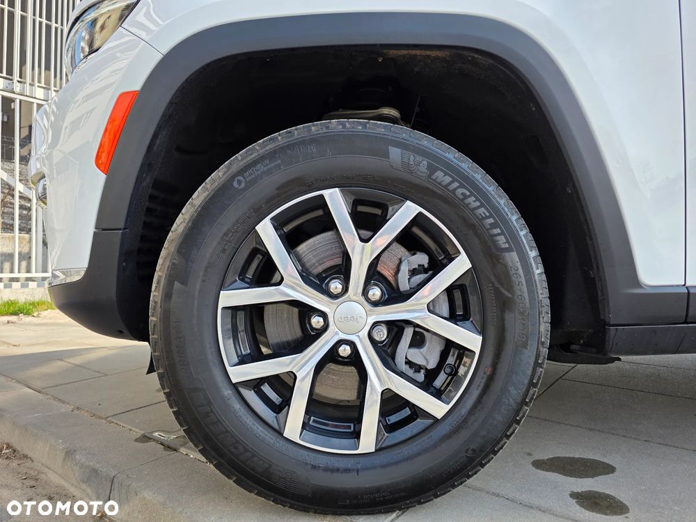 Jeep Grand Cherokee - 40