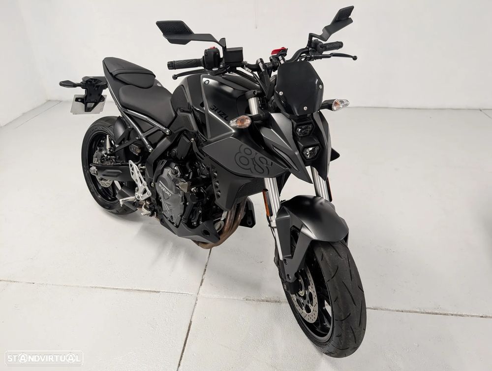 Suzuki GSX GSX-8S - 3
