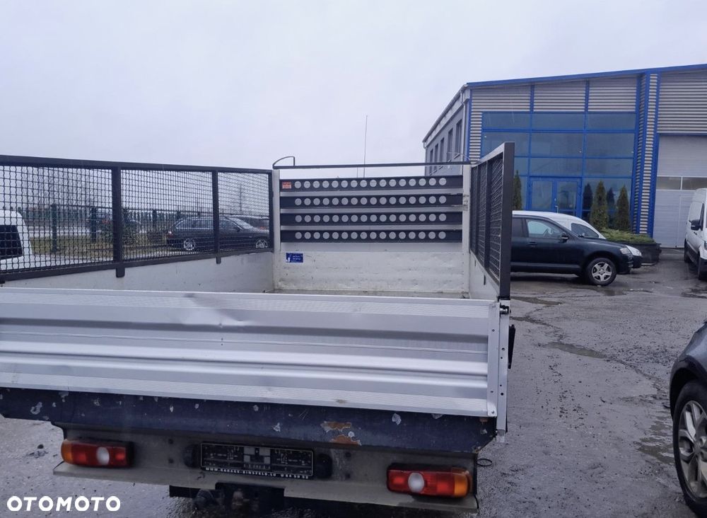 Mitsubishi Fuso Center - 9