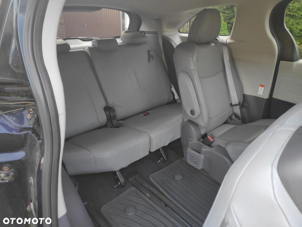 Toyota Sienna - 14