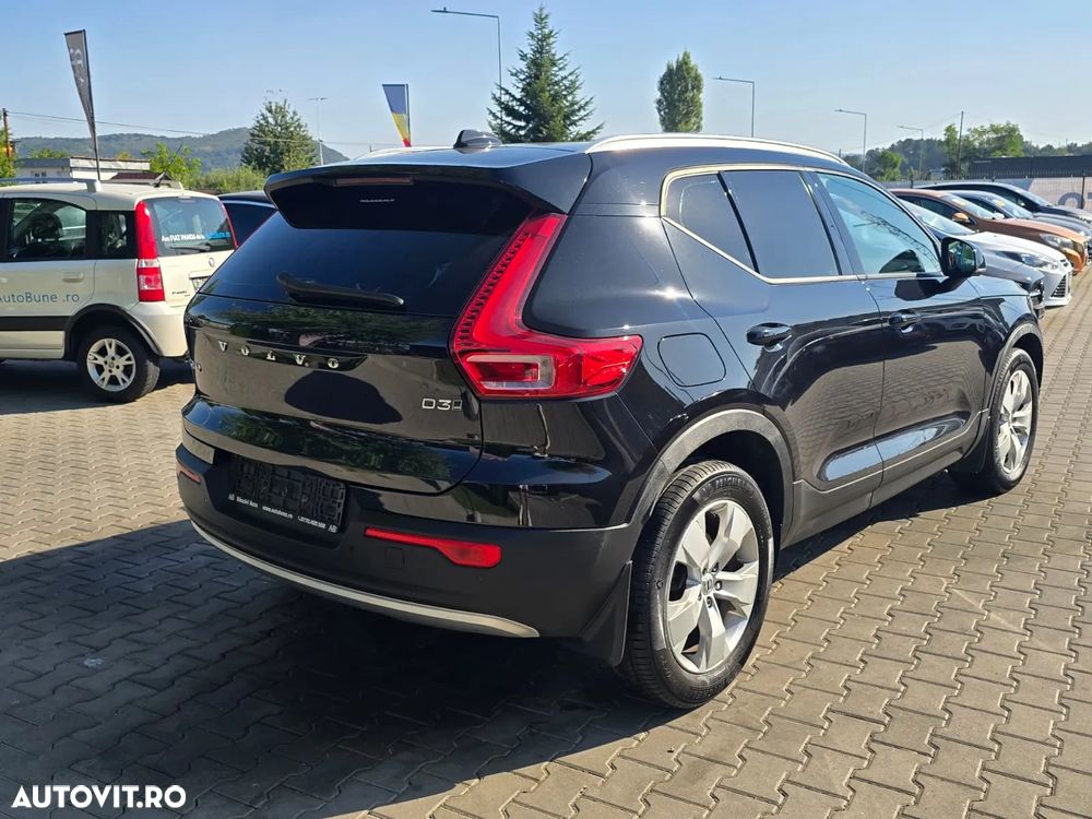 Volvo XC 40 D3 AWD Momentum Pro - 4
