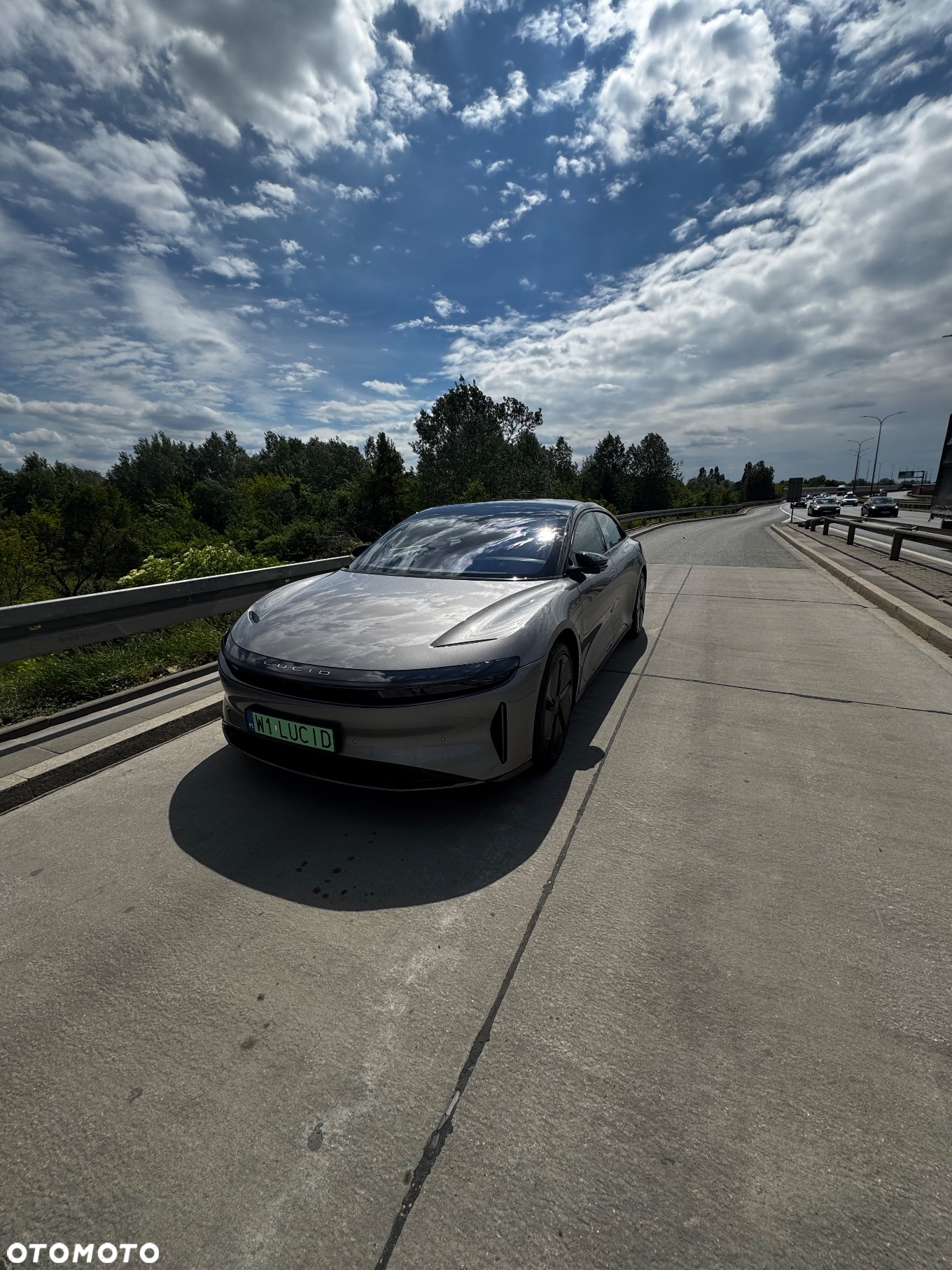 Lucid Air - 4