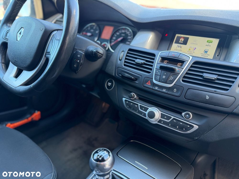 Renault Laguna dCi 150 FAP Start-Stop GT - 14