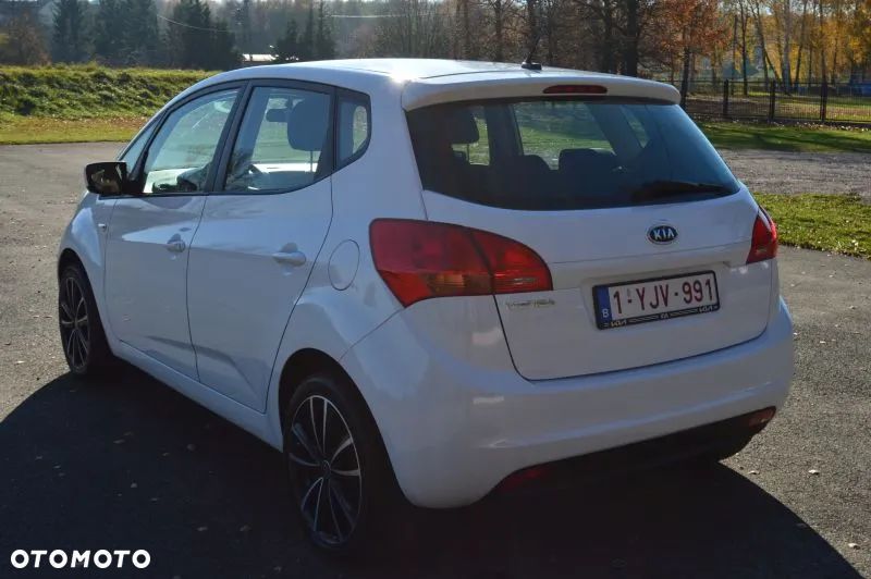 Kia Venga - 8